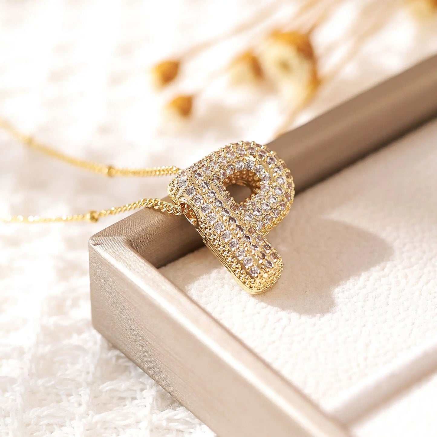 "Exquisite Gold-Plated Letter Necklace – Minimalist A-Z Balloon Pendant | 18K Copper Gold Finish & Zircon Accent | Delicate 26" Collarbone Chain | Elegant Women's Jewelry Gift"