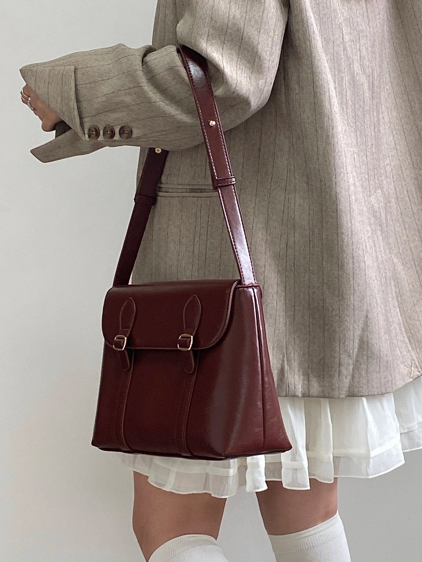 Title: Vintage PU Leather Shoulder Bag – Large-Capacity Tote for Women & College Girls